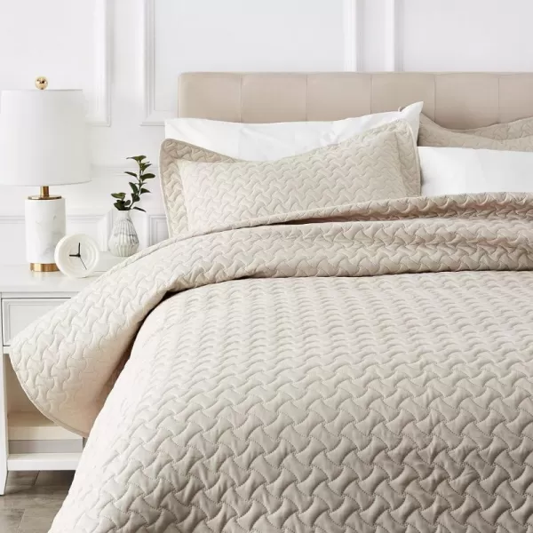 Amazon Basics Oversized Quilt Bed Set Embossed Coverlet and Sham  Twin Beige DiamondBeige King Wave