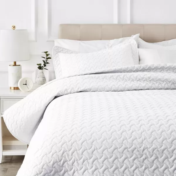 Amazon Basics Oversized Quilt Bed Set Embossed Coverlet and Sham  Twin Beige DiamondCream FullQueen Wave