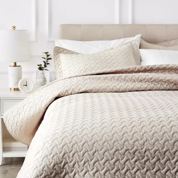 Amazon Basics Oversized Quilt Bed Set Embossed Coverlet and Sham  Twin Beige DiamondCream King Wave