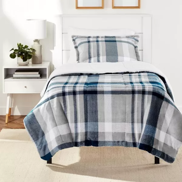 Amazon Basics UltraSoft Micromink Sherpa Comforter 3Piece Bedding Set FullQueen CharcoalNavy Plaid Twin