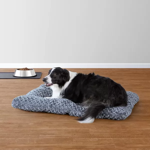 imageAmazon Basics Cat and Dog Bed Machine Washable Plush Pet Bed and Crate Pad Small Indoor 29 x 21 x 3 Inches Gray400L x 270W x 35Th