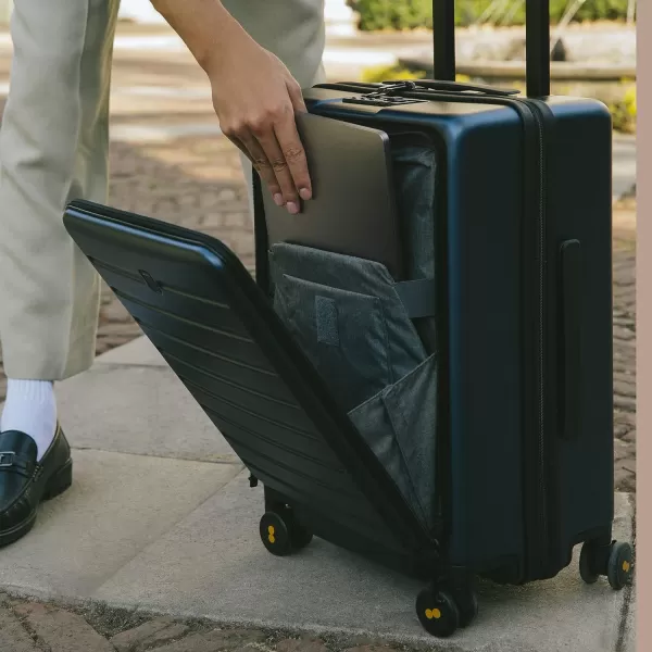 LEVEL8 Carry On Luggage with Wheels, 20 Inch Lightweight PC Hardside Rolling Suitcase with Compartment, Road Runner Spinner Luggage with Front Pocket, Double TSA Locks - Black